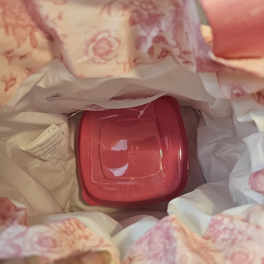Pink on Pink floral Lunch Tote for Women - Picture 11 of 12